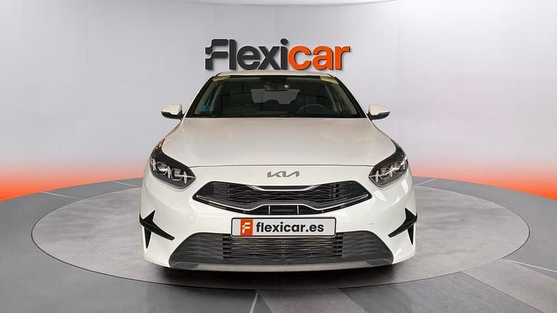 Usado Kia Ceed 136 CV (100 kW) 2023 Blanco Utilitario