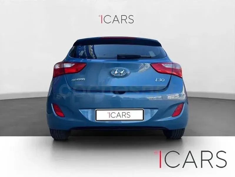 Usado Hyundai i30 90 CV (66 kW) 2012 Azul Berlina