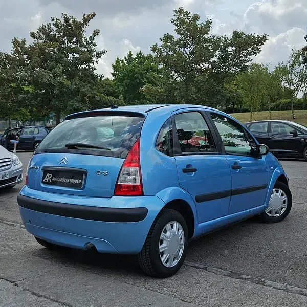 Usado Citroën C3 61 CV (44 kW) 2007 Azul Berlina