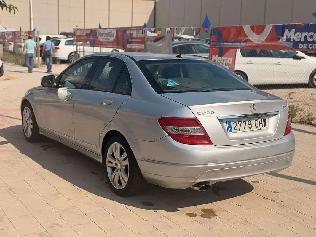 Usado Mercedes C220 Avantgarde 170 CV (125 kW) 2008 Gris Berlina