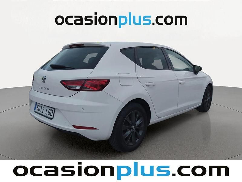 Usado Seat Leon Style 130 CV (95 kW) 2020 Blanco
