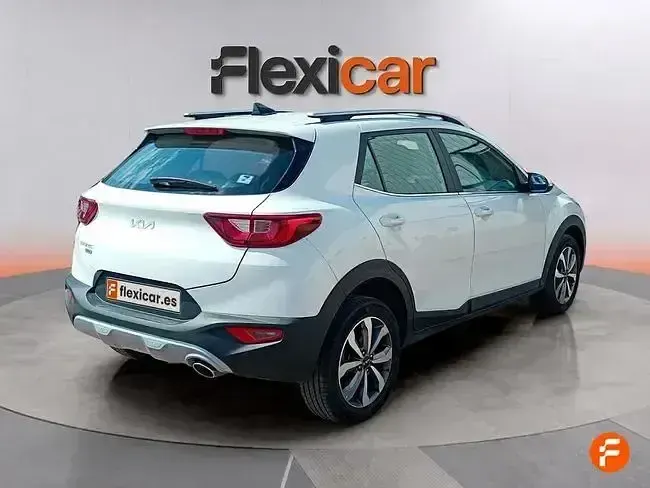 Usado Kia Stonic 101 CV (74 kW) 2025 Blanco SUV