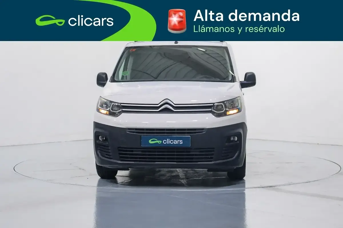 Usado Citroën Berlingo 100 CV (73 kW) 2021 Blanco Monovolumen