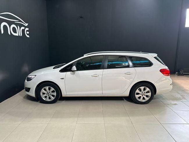 Usado Opel Astra Business 140 CV (102 kW) 2016 Blanco Familiar