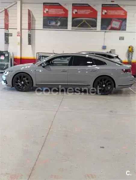 Usado VW Arteon R-line 190 CV (139 kW) 2020 Gris / plata Berlina