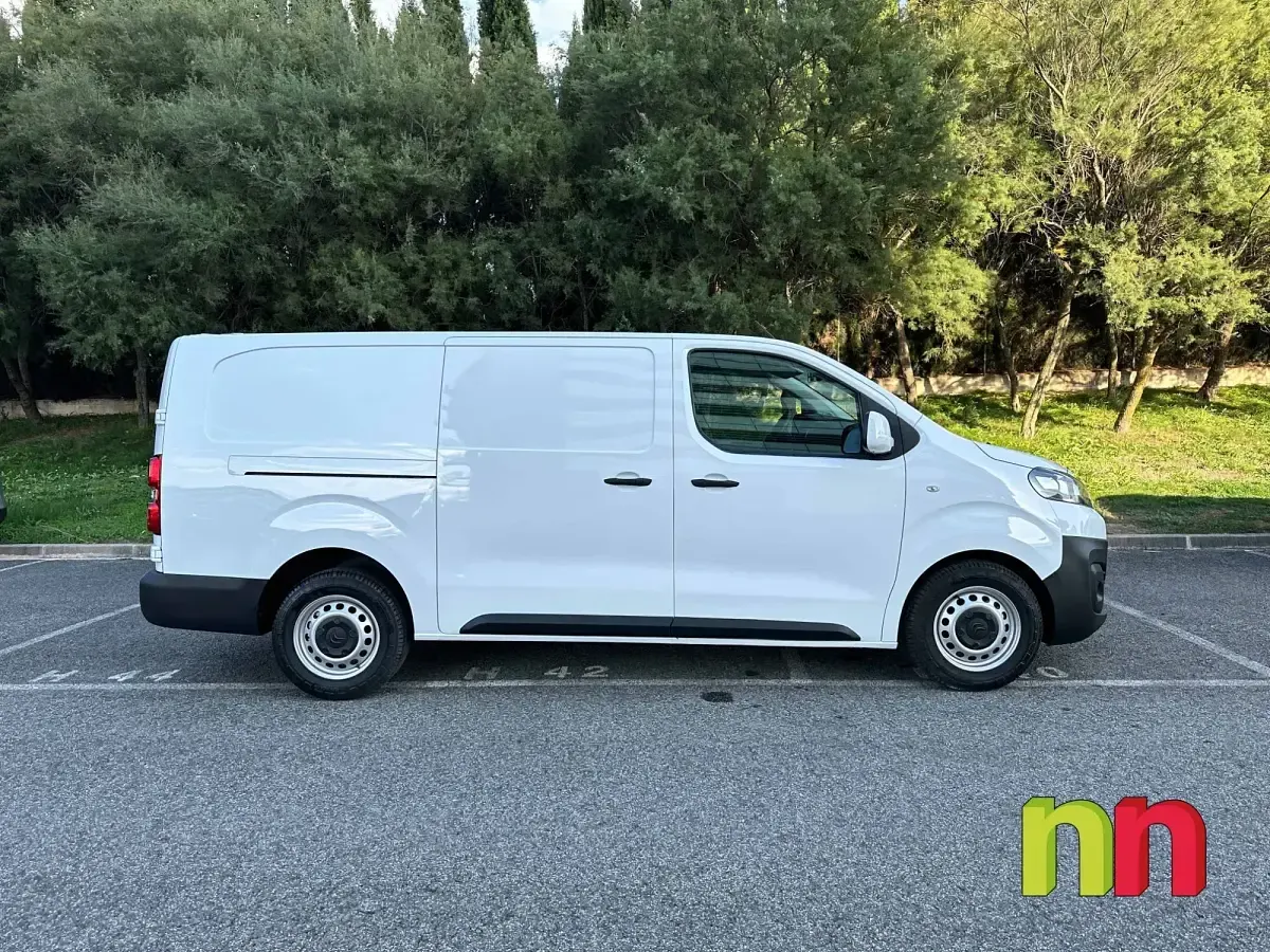 Usado Citroën Jumpy 120 CV (88 kW) 2022 Blanco Monovolumen