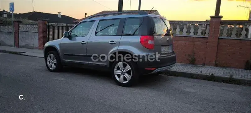 Usado Skoda Yeti Experience 105 CV (77 kW) 2011 Verde SUV