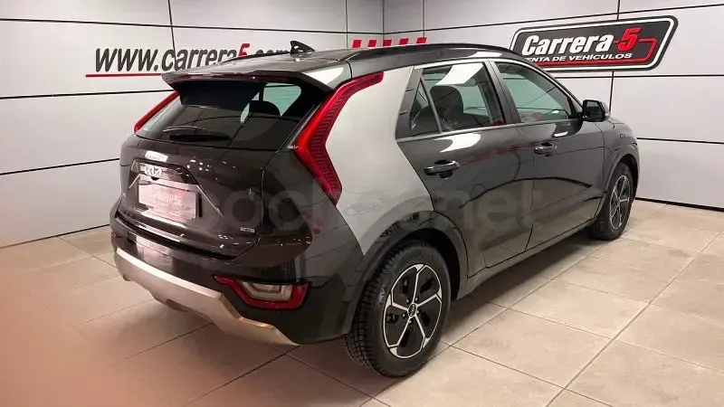 Usado Kia Niro 141 CV (103 kW) 2022 Negro SUV