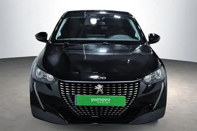 Usado Peugeot 208 Allure 100 CV (73 kW) 2023 Negro Utilitario