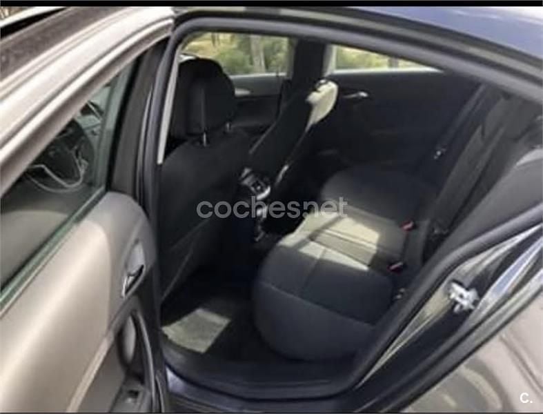 Usado Opel Insignia Excellence 140 CV (102 kW) 2017 Gris / plata Berlina