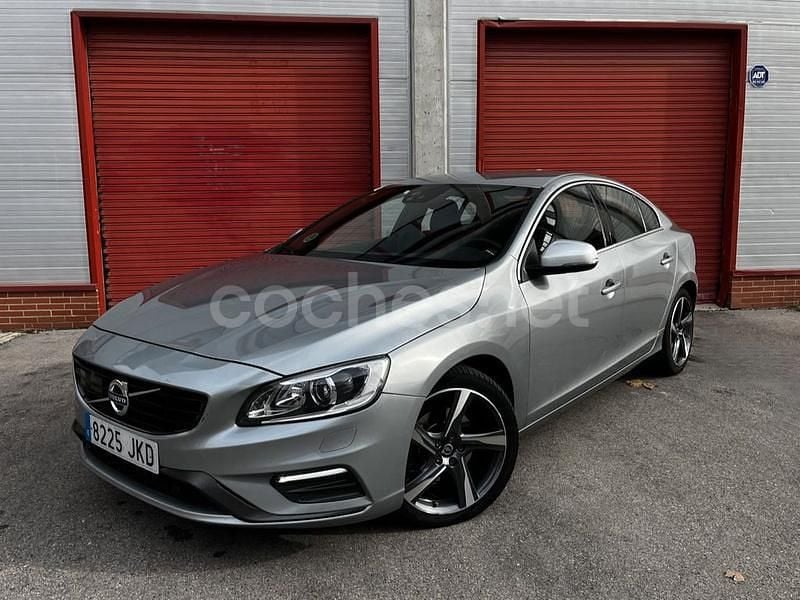 Gris / plata Usado 2016 Volvo S60 R-Design Momentum Berlina | 13.000 € (Super precio) - Imagen 1/4