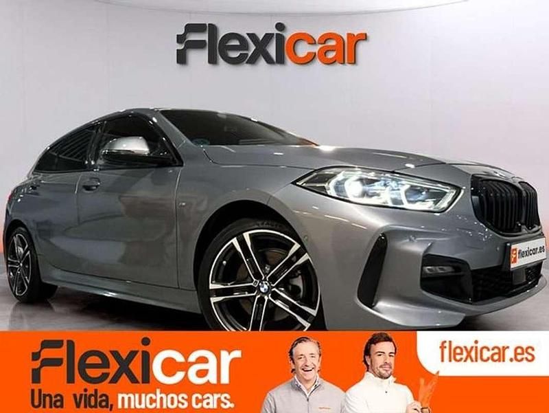 Gris Usado 2024 BMW 118 Utilitario | 26.990 € (Precio justo) - Imagen 1/4