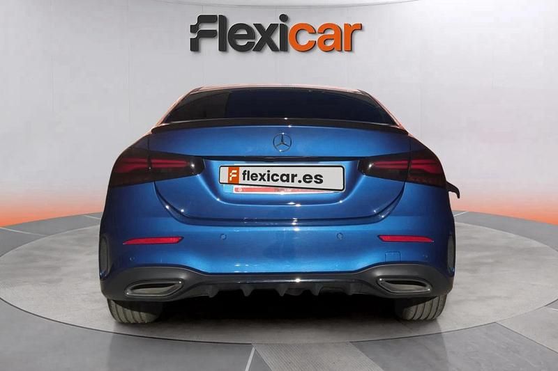 Usado Mercedes A180 136 CV (100 kW) 2024 Azul Berlina