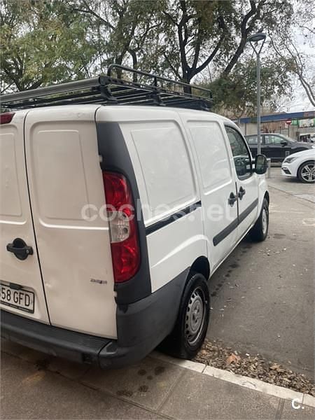 Usado Fiat Doblò 90 CV (66 kW) 2011 Blanco Monovolumen