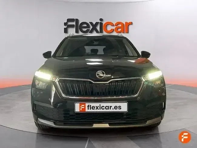 Usado Skoda Kamiq Active 110 CV (80 kW) 2022 Negro SUV