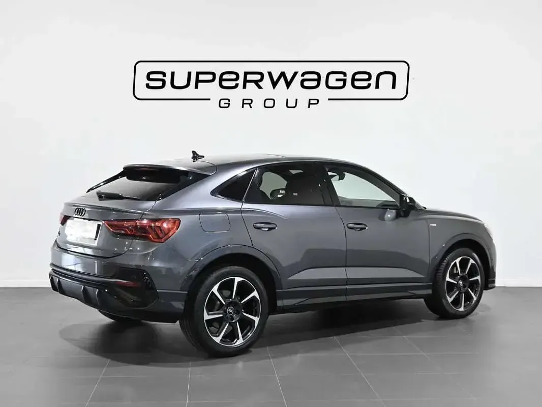 Usado Audi Q3 Sportback Ambiente 150 CV (110 kW) 2019 Gris SUV