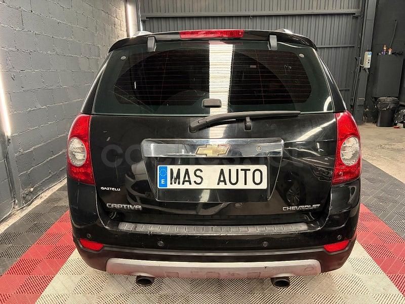 Usado Chevrolet Captiva LT 150 CV (110 kW) 2007 Negro SUV