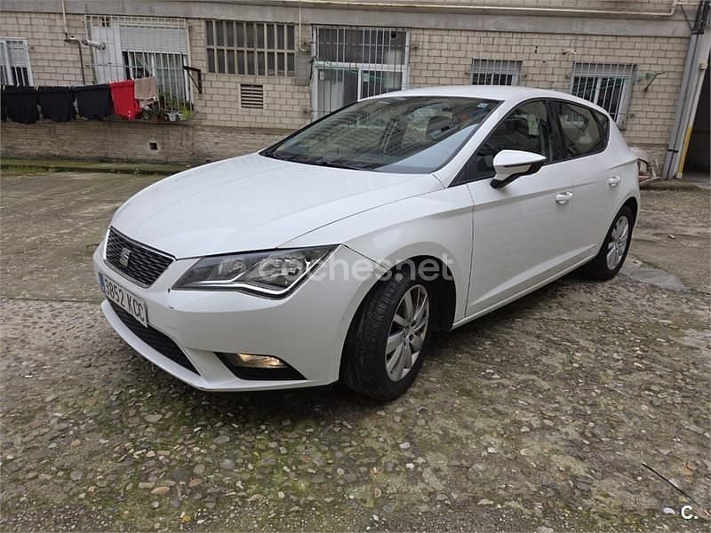 Käytetty Seat Leon Style Plus 110 HP (80 kW) 2017 Valkoinen Sedan