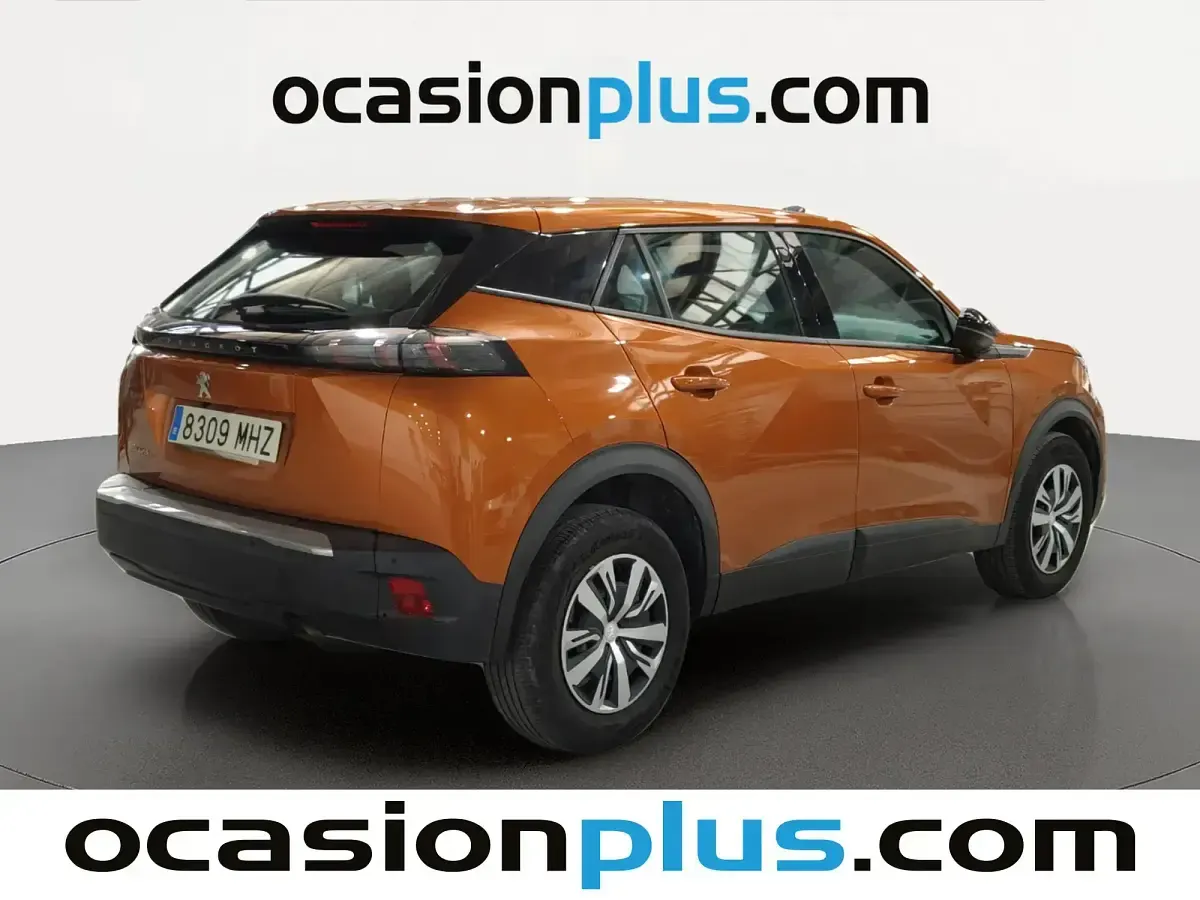 Usado Peugeot 2008 Active 100 CV (73 kW) 2023 Naranja SUV