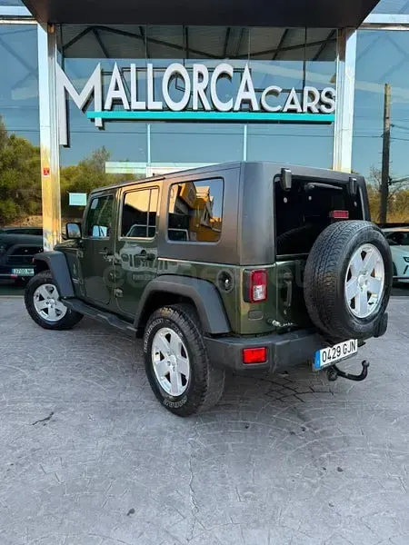 Usado Jeep Wrangler Unlimited Sahara 177 CV (130 kW) 2007 Verde SUV