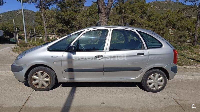 Usado Citroën Xsara Picasso 95 CV (69 kW) 2003 Gris / plata Monovolumen