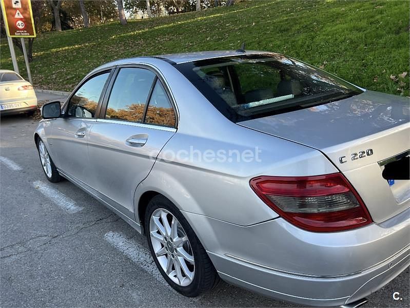 Usado Mercedes C220 Avantgarde 170 CV (125 kW) 2009 Gris / plata Berlina