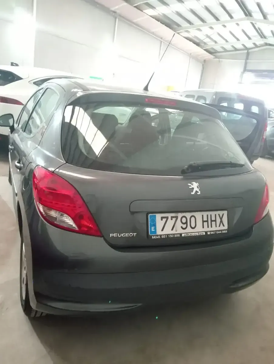 Begagnad Peugeot 207 CC 120 HK (88 kW) 2012 Grå Cab