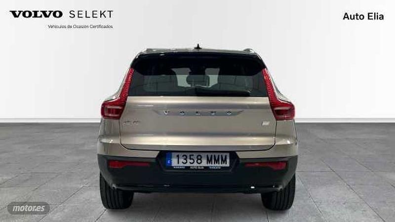 Usado Volvo XC40 Plus 185 kW (252 CV) 2023 Gris SUV