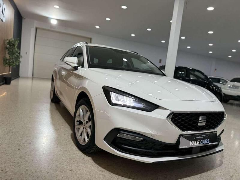 Usado Seat Leon Style 116 CV (85 kW) 2021 Blanco Utilitario