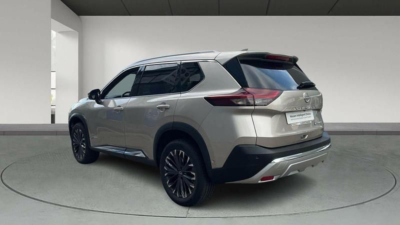 Usado Nissan X-Trail Tekna 204 CV (150 kW) 2025 Gris SUV