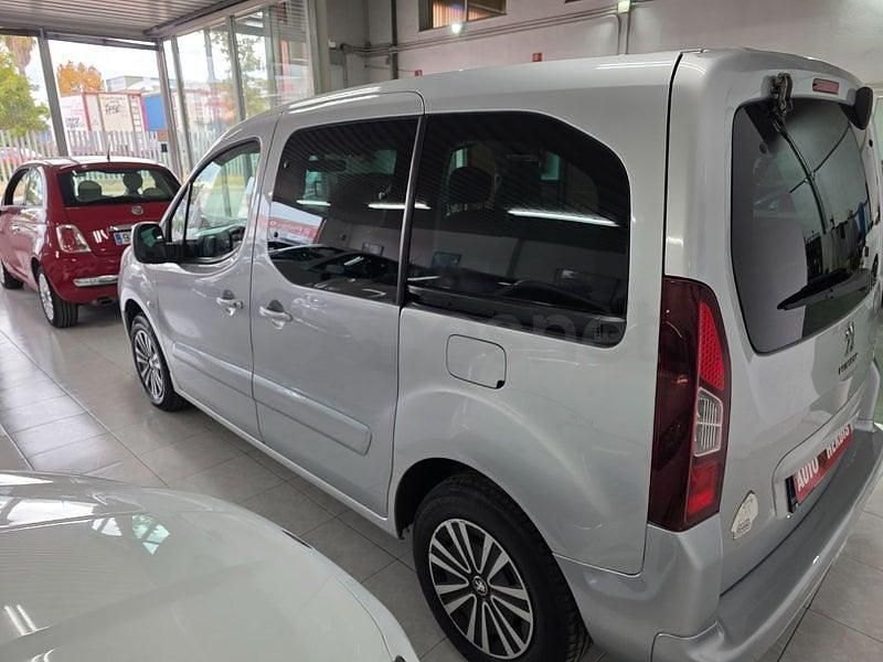 Usado Peugeot Partner Tepee Active 92 CV (67 kW) 2014 Gris / plata Monovolumen