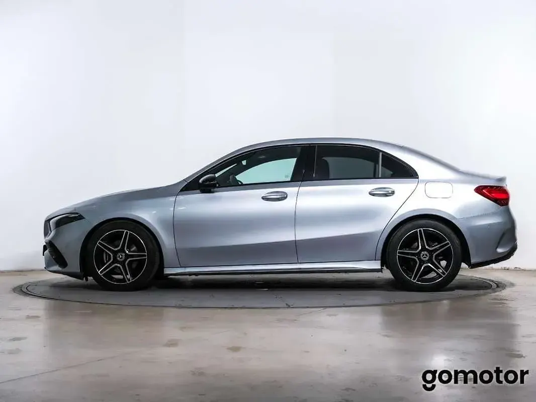 Usado Mercedes A180 AMG line 163 CV (119 kW) 2025 Berlina
