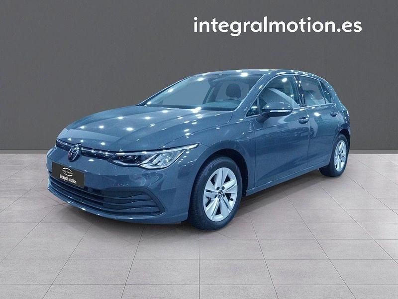 Usado VW Golf VIII Life 110 CV (80 kW) 2024 Gris Berlina