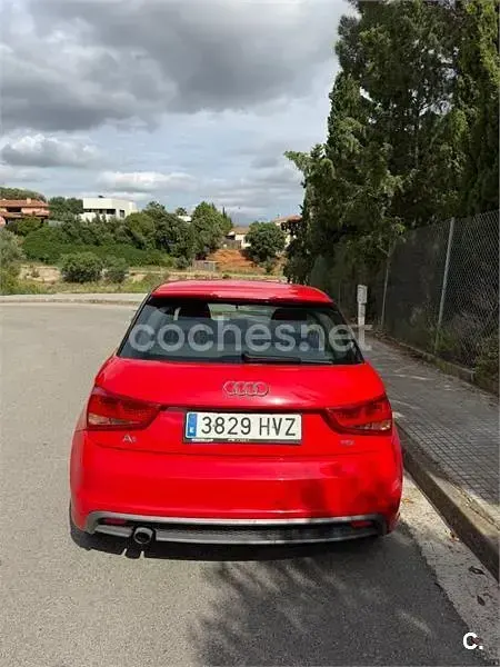 Usado Audi A1 Attraction 90 CV (66 kW) 2014 Rojo Utilitario