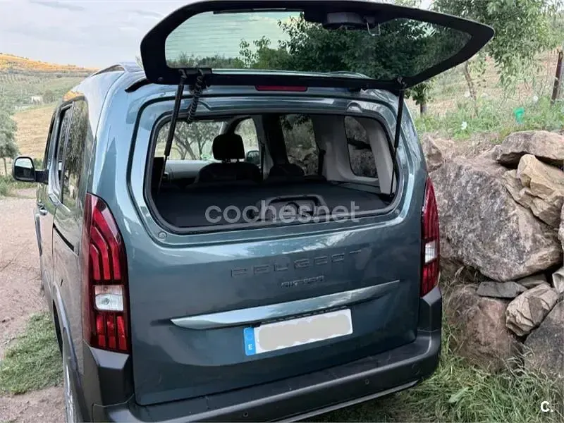 Usado Peugeot Rifter Allure 100 CV (73 kW) 2025 Azul Monovolumen