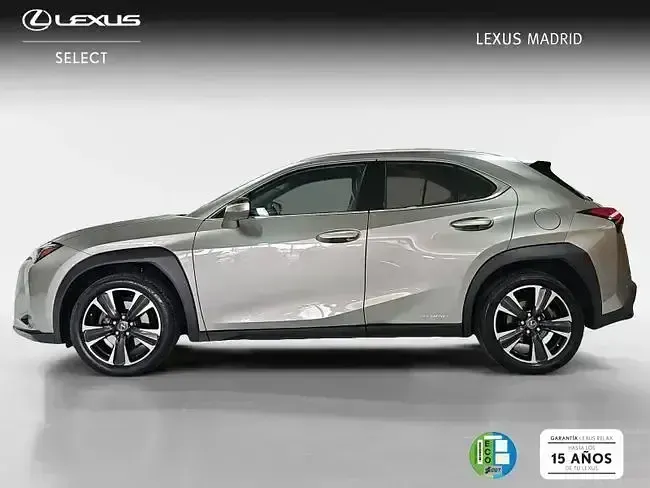 Usado Lexus UX Luxury Line 184 CV (135 kW) 2021 Plateado SUV