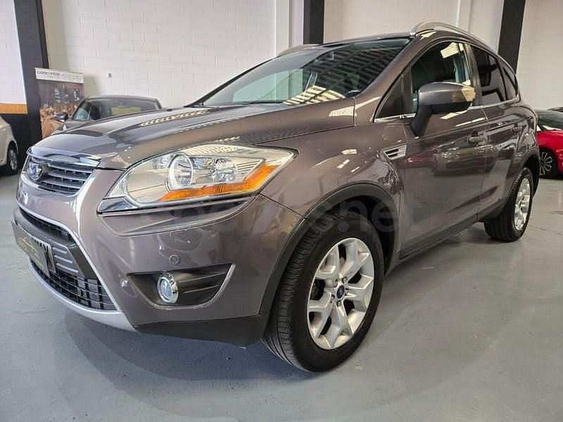 Usado Ford Kuga Trend 140 CV (102 kW) 2012 Marrón SUV