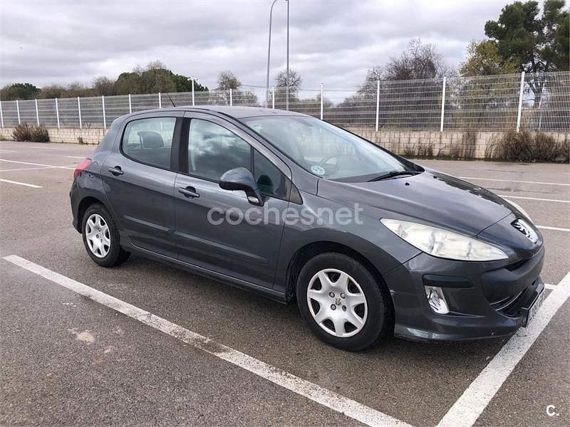 Usado Peugeot 308 90 CV (66 kW) 2010 Negro Berlina