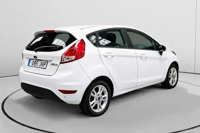 Usado Ford Fiesta Trend 95 CV (69 kW) 2015 Utilitario