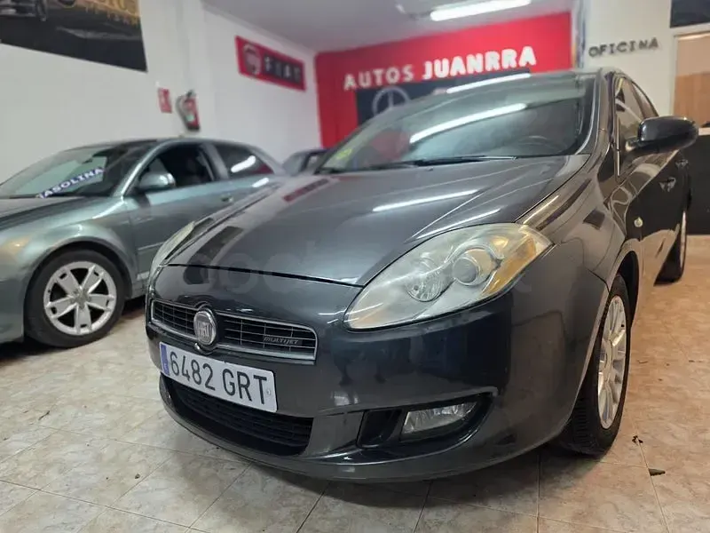 Usado Fiat Bravo Dynamic 105 CV (77 kW) 2009 Gris / plata Utilitario