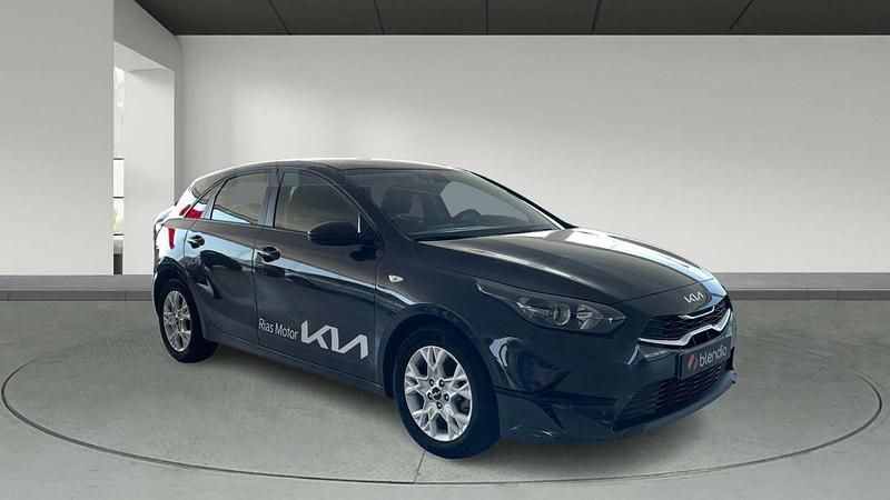Usado Kia Ceed 120 CV (88 kW) 2023 Gris Utilitario