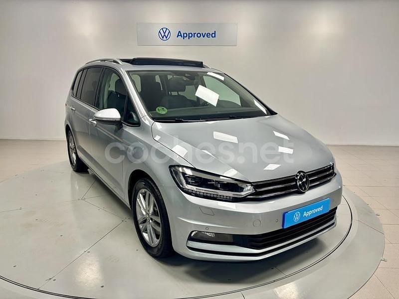 Gris / plata Usado 2024 VW Touran Monovolumen | 40.850 € - Imagen 1/4