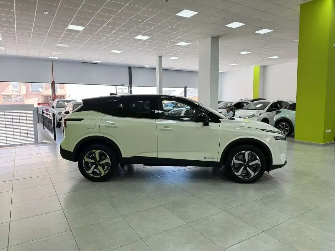 Usado Nissan Qashqai N-Connecta 190 CV (139 kW) 2023 Blanco SUV