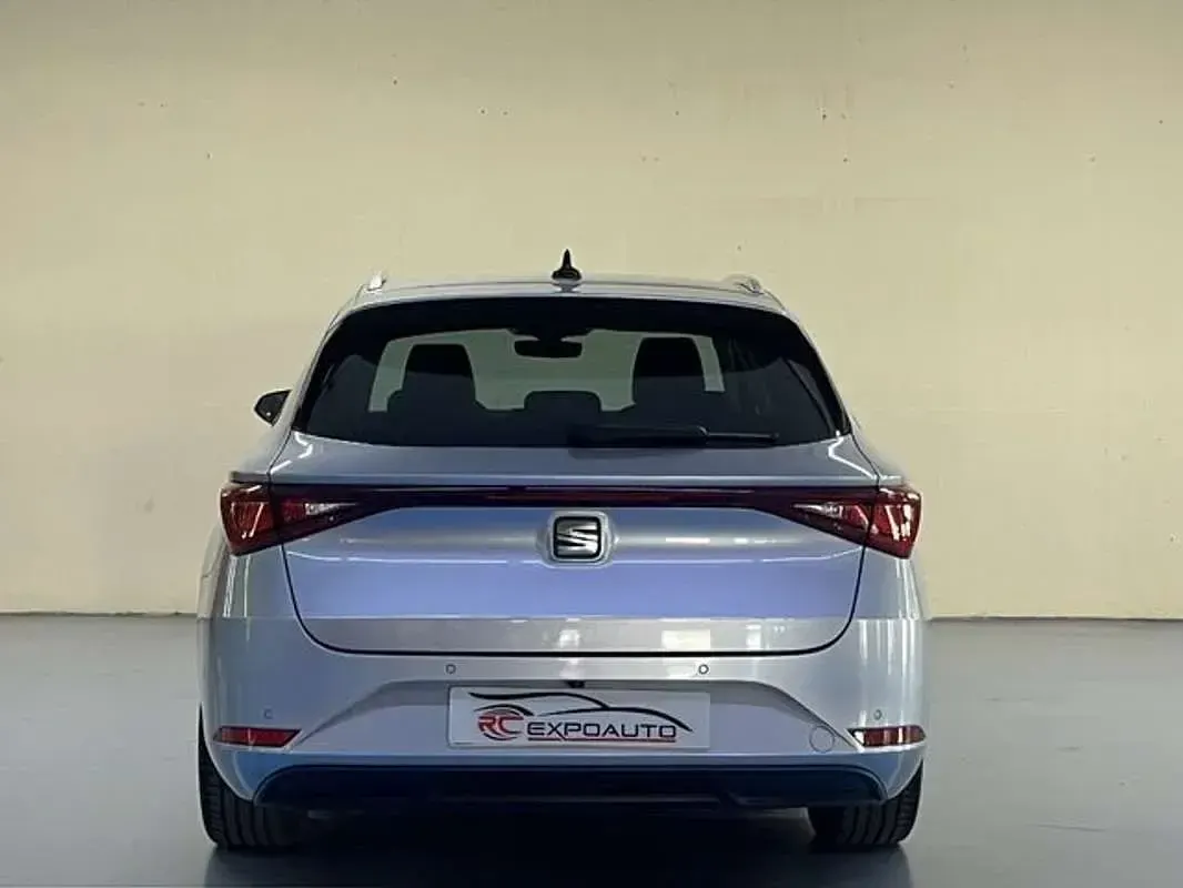 Usado Seat Leon ST XCELLENCE 150 CV (110 kW) 2022 Gris Familiar