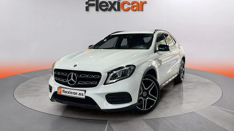 Usado Mercedes GLA220 177 CV (130 kW) 2019 Blanco SUV