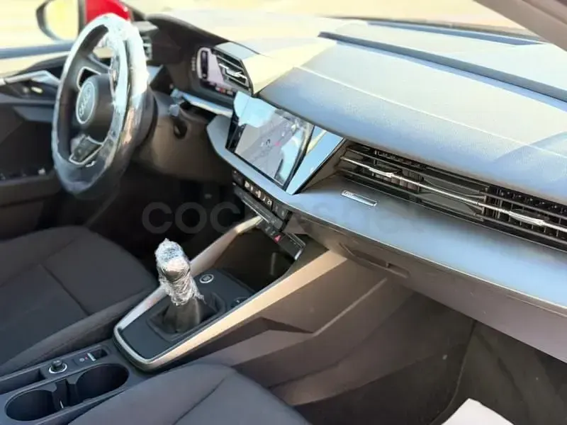 Usado Audi A3 Advanced Plus 150 CV (110 kW) 2022 Rojo Berlina