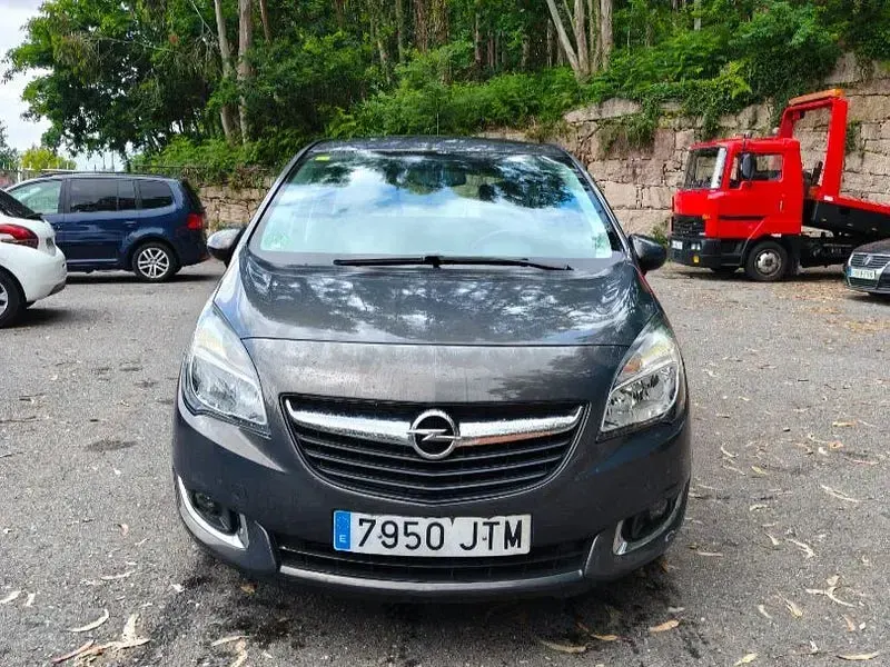 Usado Opel Meriva Excellence 110 CV (80 kW) 2016 Beige Monovolumen