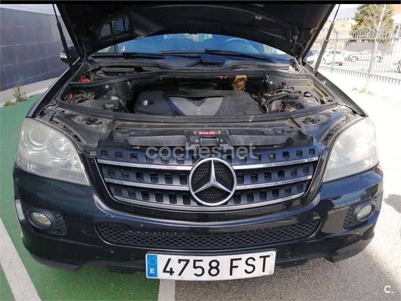 Usado Mercedes ML320 224 CV (164 kW) 2007 Negro SUV