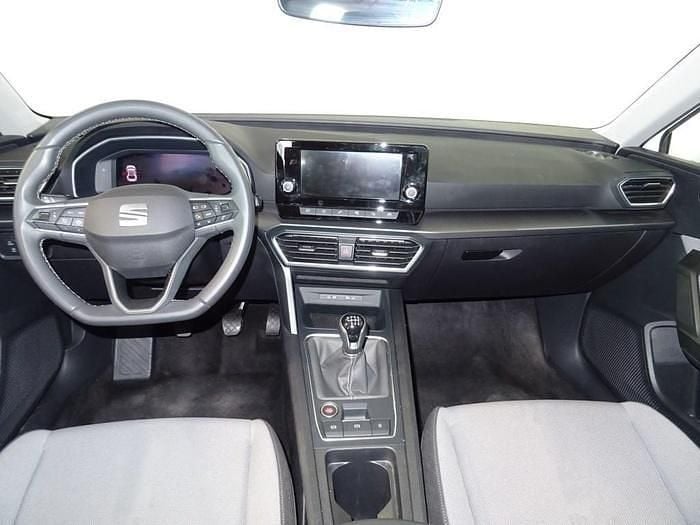 Begagnad Seat Leon Style 110 HK (80 kW) 2025 Vit Sedan