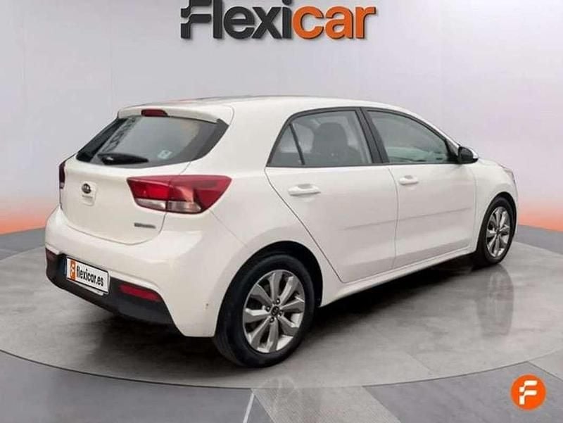 Usado Kia Rio Sport 120 CV (88 kW) 2021 Blanco Berlina
